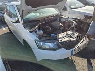 Coche accidentado Skoda Fabia  2015/6