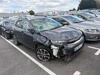 Damaged car Kia Stonic  2019/7