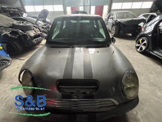 krockskadad bil auto Mini Cooper S Mini Cooper S (R53), Hatchback, 2002 / 2006 1.6 16V 2004/7