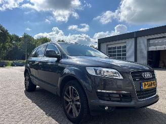 Damaged car Audi Q7 4.2 2006/6