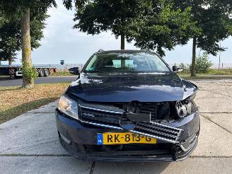 krockskadad bil auto Volkswagen Passat 1.6 TDI 16V Bluemotion Combi/o  Diesel 1.598cc 77kW (105pk) FWD 2010-08/2014-12  CAYC 2013/8