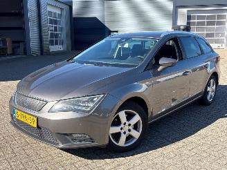 uszkodzony samochody osobowe Seat Leon VSSZZZ5FZER109286 2014/1