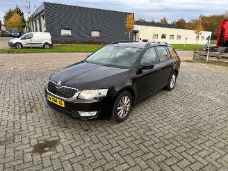 Avarii autoturisme Skoda Octavia 1.2 TSI 16V Combi/o 4Dr Benzine 1.197cc 77kW (105pk) FWD 2012-11/2020-07  CJZA 2014/6