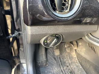 Volkswagen Up! 1.0 12V 60 Hatchback  Benzine 999cc 44kW (60pk) FWD 2011-08/2020-08  CHYA picture 10