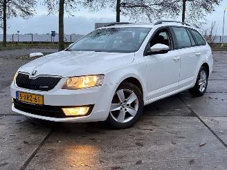 Coche accidentado Skoda Octavia 1.6 TDI Greenline 16V Combi/o 4Dr Diesel 1.598cc 81kW (110pk) FWD 2013-05/2020-07  CRKB 2014/10