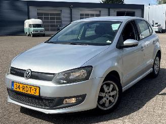 damaged passenger cars Volkswagen Polo 1.2 TDI 12V BlueMotion Hatchback  Diesel 1.199cc 55kW (75pk) FWD 2009-10/2014-05  CFWA 2011/6