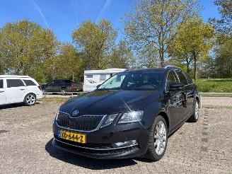 uszkodzony samochody osobowe Skoda Octavia 1.0 TSI 12V Combi/o 4Dr Benzine 999cc 85kW (116pk) FWD 2018-08/2020-07  DKRF 2019/1