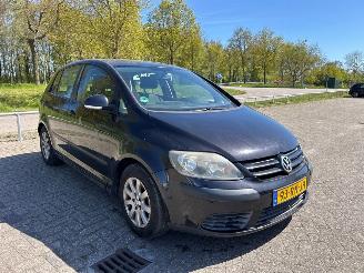 skadebil auto Volkswagen Golf 1.6 FSI 16V MPV  Benzine 1.598cc 85kW (116pk) FWD 2004-12/2008-05 (5M1) BLF; EURO4 2005/6