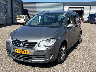 Damaged car Volkswagen Touran 1.4 16V TSI 140 MPV  Benzine 1.390cc 103kW (140pk) FWD 2006-02/2010-05 (1T1; 1T2) BMY 2006/12