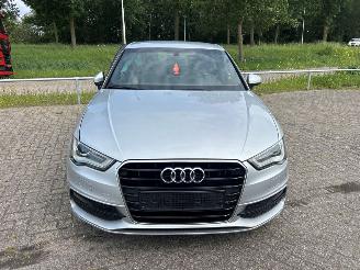 Auto incidentate Audi A3 1.4 TFSI ACT 16V Hatchback 4Dr Benzine 1.395cc 103kW (140pk) FWD 2013-03/2014-04 (8VA; 8VF) CPTA 2014/3