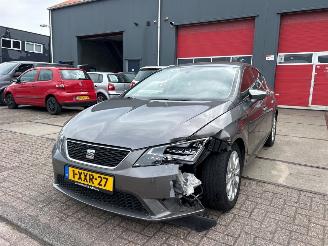 uszkodzony samochody osobowe Seat Leon 1.6 TDI Ecomotive 16V Hatchback 4Dr Diesel 1,598cc 81kW (110pk) FWD 2013-09/2020-08  CRKB 2014/11