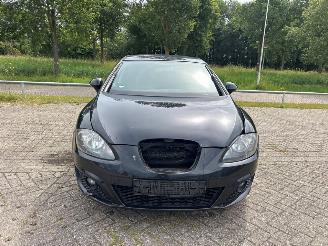 Damaged car Seat Leon 1.2 TSI Hatchback 4Dr Benzine 1.197cc 77kW (105pk) FWD 2010-02/2012-12 (1P1) CBZB 2011/4