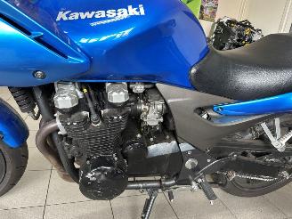 Kawasaki ZR - 7  picture 10