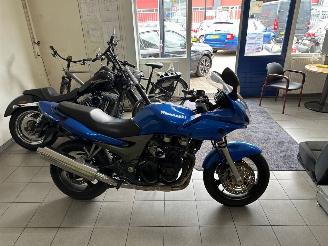 skadebil motor Kawasaki ZR - 7  2003/8