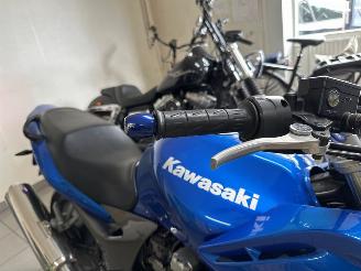 Kawasaki ZR - 7  picture 13