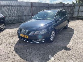 Schadeauto Volkswagen Passat  2011/1