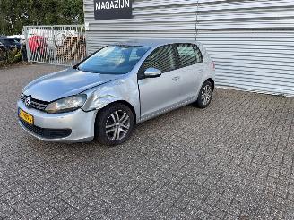 Damaged car Volkswagen Golf 1.4 TSI 122 16V Hatchback  Benzine 1.390cc 90kW (122pk) FWD 2010/2