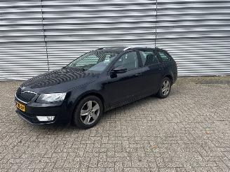 damaged passenger cars Skoda Octavia 1.6 TDI Greenline 16V Combi/o 4Dr Diesel 1.598cc 81kW (110pk) FWD 2013-05/2020-07  CRKB 2014/6