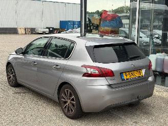 Peugeot 308 1.6 THP Premiere picture 2