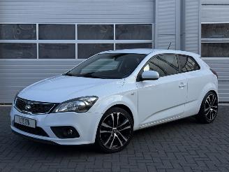 skadebil auto Kia Cee d Pro Cee\'d 1.4 CVVT Seven 2011/2