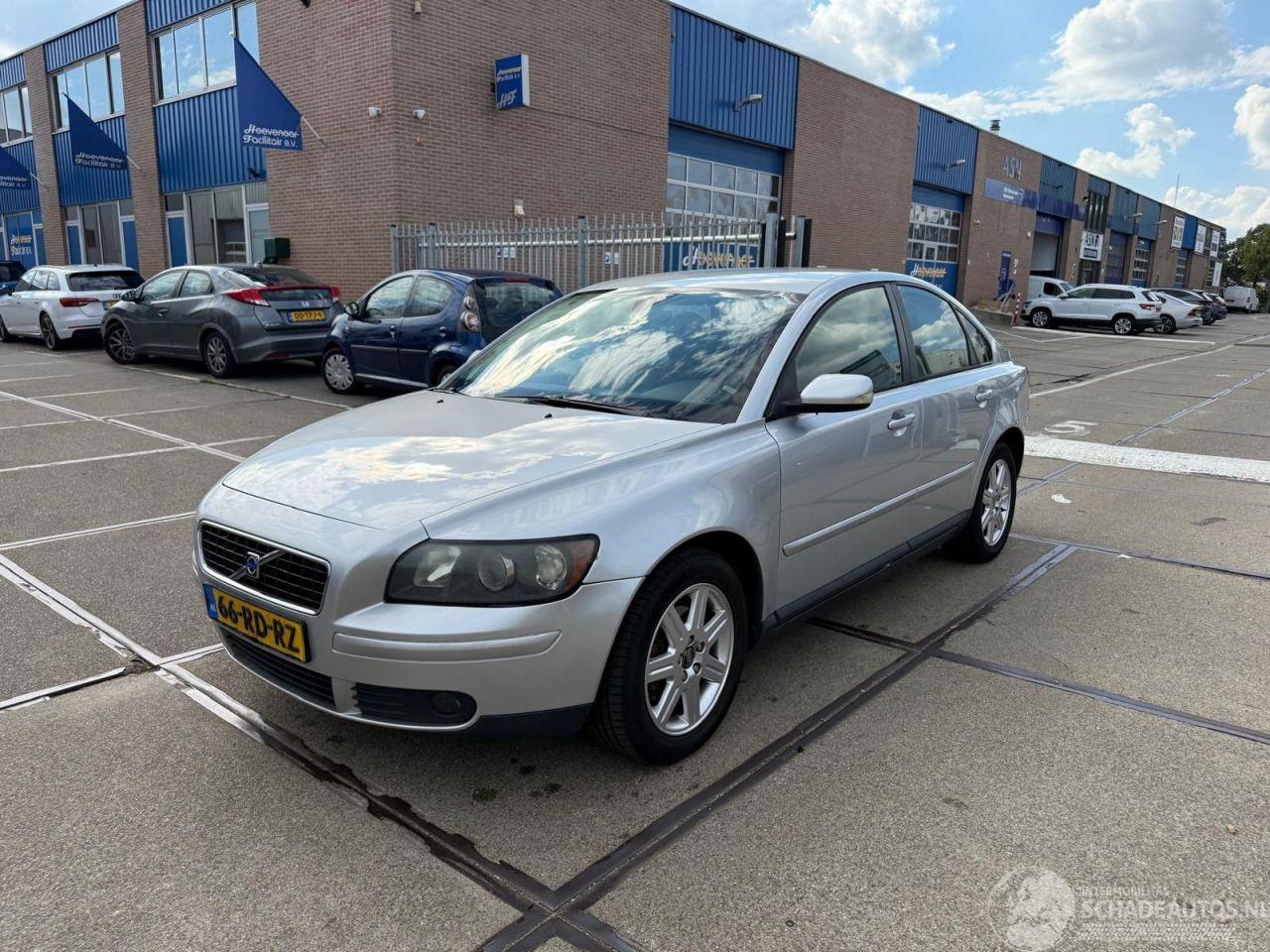 Volvo V-40 1.8 Momentum Airco