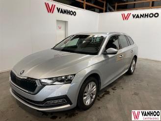 krockskadad bil auto Skoda Octavia  2022/6