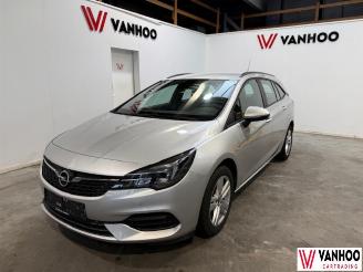 Vaurioauto  passenger cars Opel Astra  2021/2