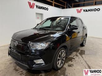 Vaurioauto  passenger cars Ssang yong Tivoli  2018/10