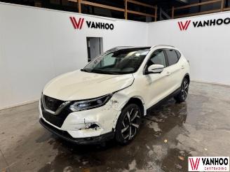 Damaged car Nissan Qashqai  2017/10