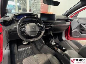 Peugeot 208  picture 13