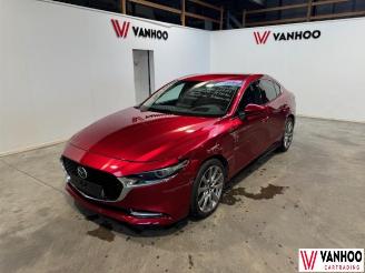 Vaurioauto  passenger cars Mazda 3  2024/5