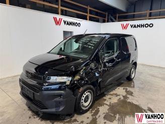 Vaurioauto  passenger cars Opel Combo  2025/3
