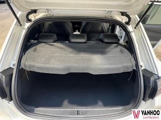 Peugeot 208 208 picture 12