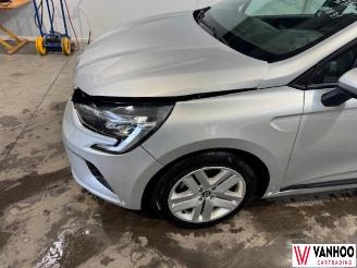 Renault Clio  picture 2