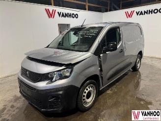 krockskadad bil auto Peugeot Partner  2021/3