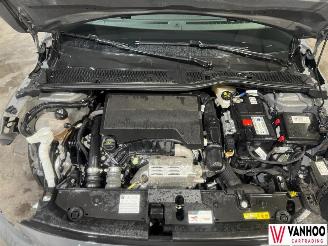 Peugeot 208  picture 7