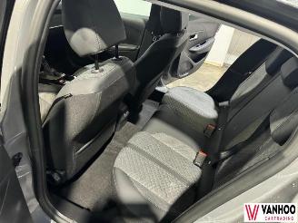 Peugeot 208  picture 14