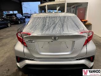 Toyota C-HR  picture 6