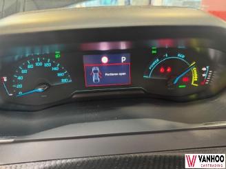 Peugeot e-208  picture 18