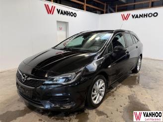 krockskadad bil auto Opel Astra  2022/5