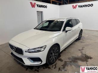 damaged passenger cars Volvo V-60  2019/10