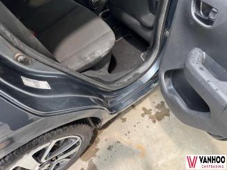 Peugeot 108  picture 10