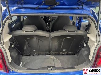 Peugeot 108  picture 14