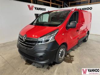 Vaurioauto  passenger cars Renault Trafic  2021/2