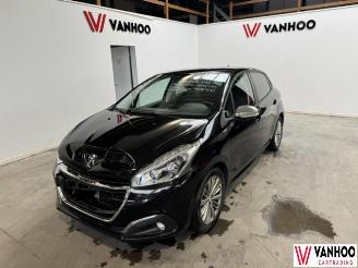 skadebil auto Peugeot 208  2018/1