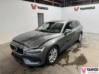 krockskadad bil auto Volvo V-60  2020/5