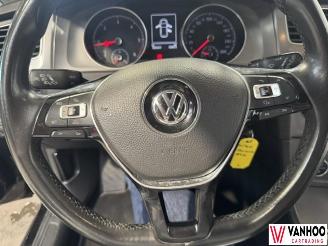 Volkswagen Golf  picture 17