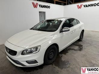krockskadad bil auto Volvo S-60  2014/9