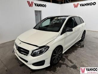 krockskadad bil auto Mercedes B-klasse  2016/2