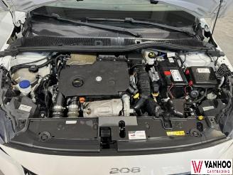 Peugeot 208  picture 8